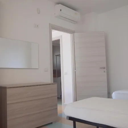 Le Rose Beach&suites Fronte Mare A Villarosa *