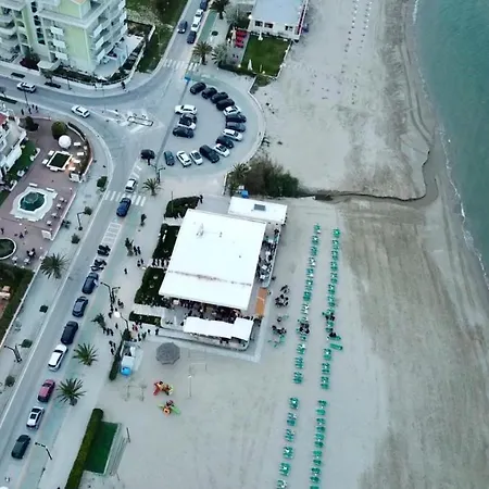 Le Rose Beach&suites Fronte Mare A Villarosa * Martinsicuro