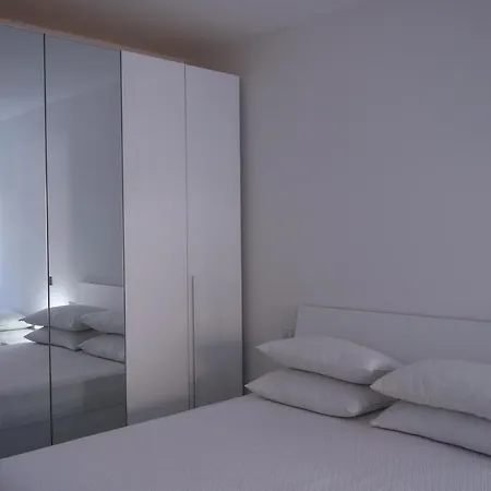 Le Rose & Fronte Mare A Villarosa Apartmanhotel Martinsicuro