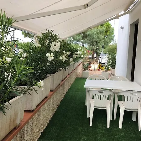 Le Rose & Fronte Mare A Villarosa Apartahotel