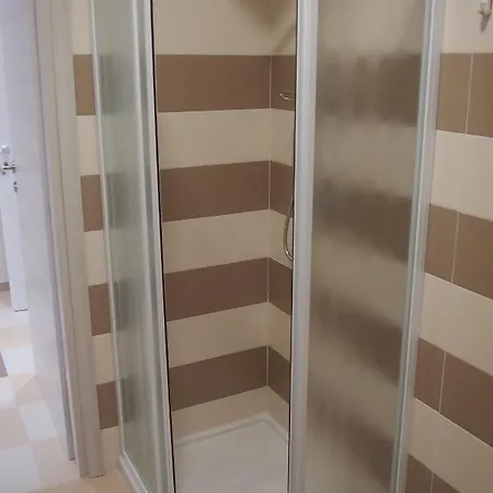 Le Rose & Fronte Mare A Villarosa Apartmanhotel